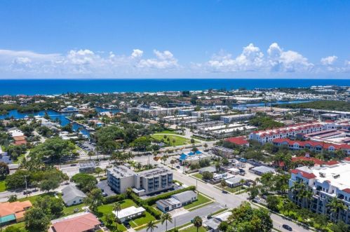 401 12 Ave, Boynton Beach FL  33435-6034 exterior