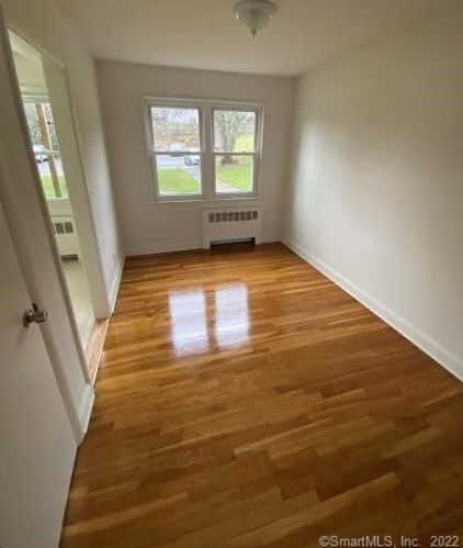 321 Hamilton Ct, Stamford, CT 06904-3581