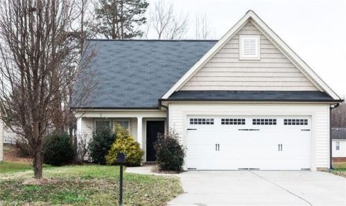 1521 Hamilton Hills Dr, Greensboro, NC 27406-9812
