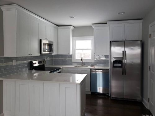 169 Marcy St, Babylon, NY 11704-3401