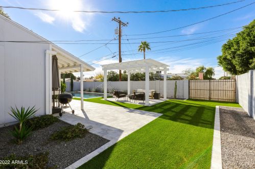 5744 12 St, Phoenix AZ 85086-7351 exterior