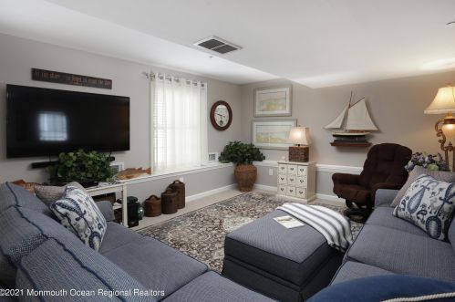 406 Bay Blvd, Pelican Island, NJ 08751-2307