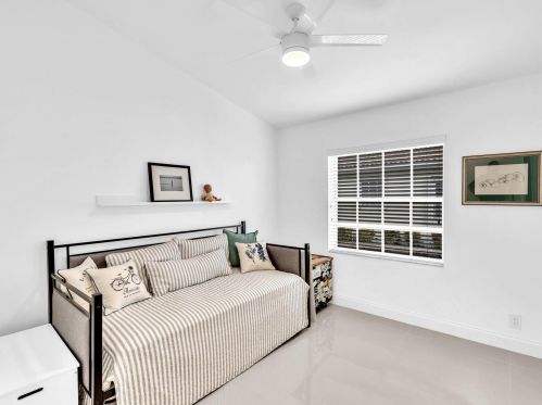 6090 Lake Hibiscus Dr, Delray Beach FL  33484-4617 exterior