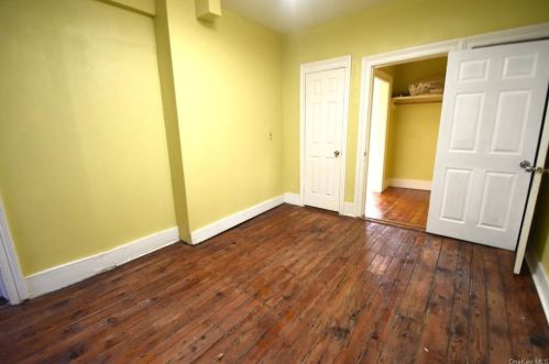 79 Main St, Port Jervis NY  12771-2111 exterior