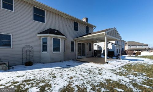 36 Bourbon Red Dr, Navy Sup Dpt PA 17050-7901 exterior