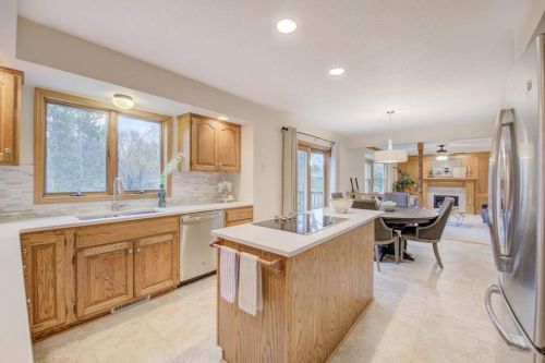 1710 Laurel Ave, Hudson WI  54016-2000 exterior