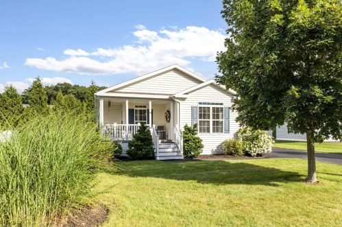 10 Aspen Way, North Hampton, NH 03862-4430