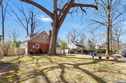 378 Hudson Ave, Englewood, NJ 07631-1407