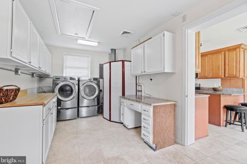 10519 Amity St, Lorton VA  22079-3516 exterior
