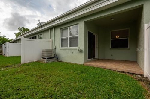 554 Black Lion Dr, Saint Petersburg FL  33716-3472 exterior