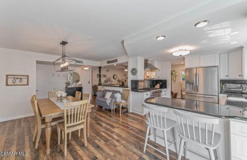 2824 Galena Ave, Simi Valley CA 93065-2712 exterior