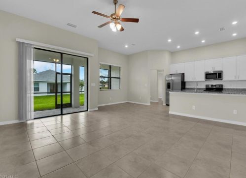 3434 11th Ave, Cape Coral, FL 33904-4207