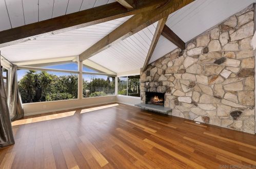 4218 Mars Way, La Mesa, CA 91941-7226