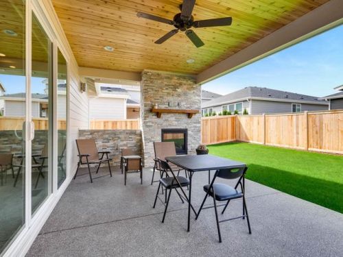 17322 127th Avenue Ct, Puyallup, WA 98374