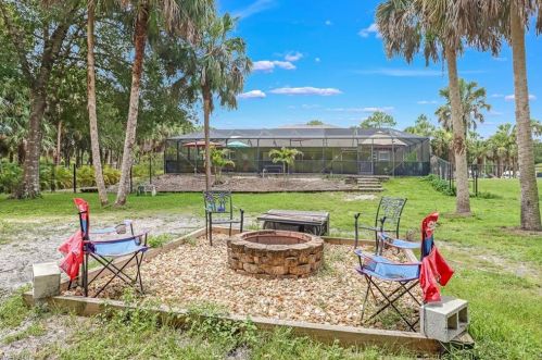 4845 20th Ave, Naples FL  34117-9125 exterior