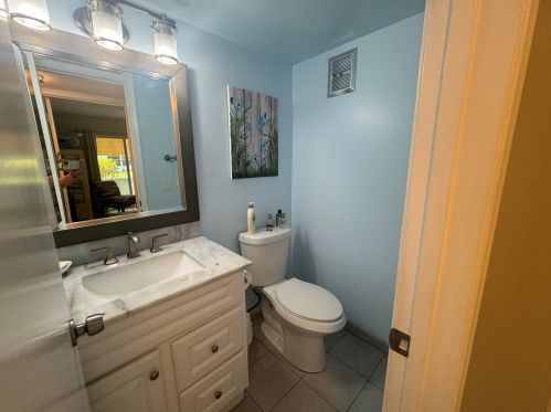 125 Dorchester F, West Palm Beach FL  33417-1442 exterior