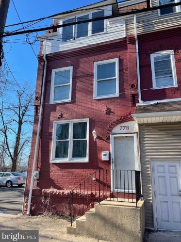 776 State St, Trenton, NJ 08618-5418