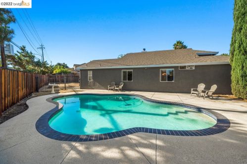20 Megan Ct, Oakley CA  94561-3956 exterior