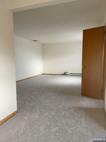 123 Harwood Ter, Palisades Park NJ  07650-2143 exterior