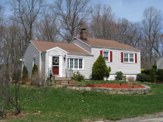 65 Woodridge Cir, Bridgeport, CT 06611-3713