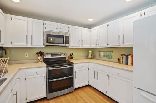 7 Bayou Dr, Raymond NH  03077-2364 exterior