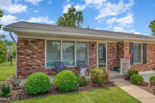 47 Colony Dr, Covington, KY 41017-2636
