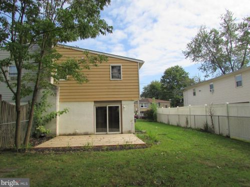 812 Pennbrook Ave, Lansdale PA  19446-3941 exterior