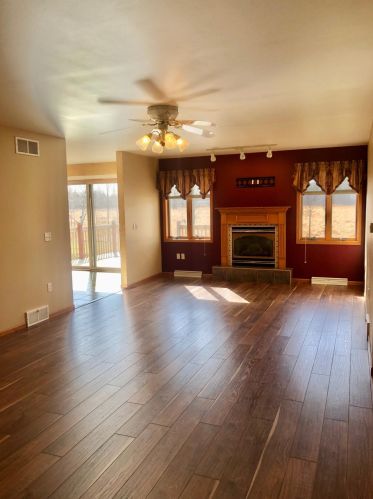 2320 Virginia Dr, Manitowoc, WI 54220-1181