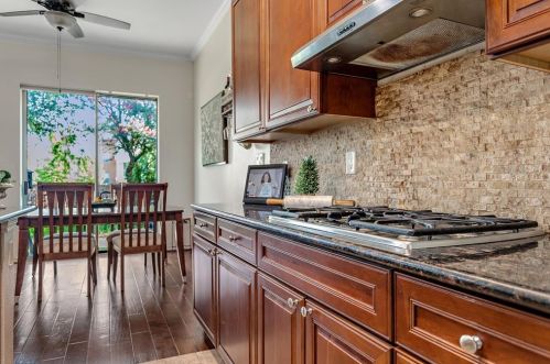 1224 Lake Pointe Way, Richardson TX  75080-8409 exterior