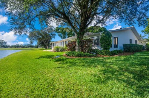 1295 Continental Ave, Melbourne FL 32940-6702 exterior