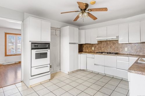 22 Maple St, Central Islip NY  11722-3129 exterior