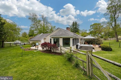 12 Chetwynd Rd, Paoli PA  19301-1818 exterior