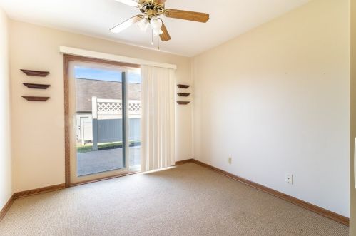 1084 Timberwood Dr, Beaver Falls PA 15010-1614 exterior