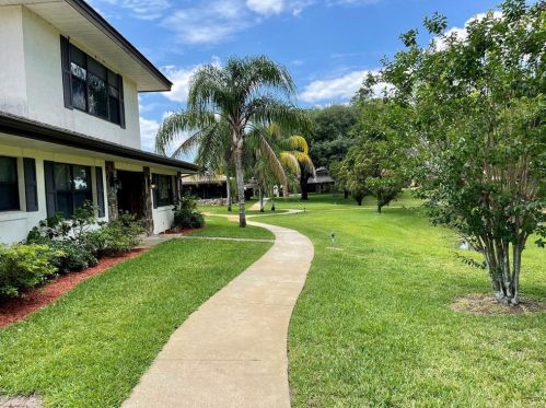 75 Pilot Pl, Winter Haven, FL 33881-5506