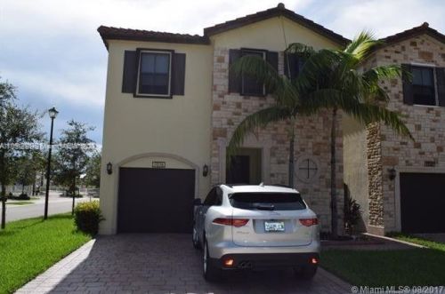 7026 103rd Pl, Miami, FL 33173-1324