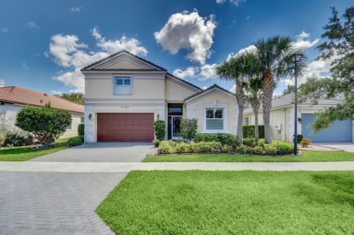 11987 Crestwood Cir, Fort Pierce, FL 34987-2739