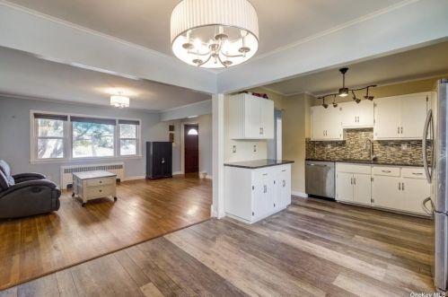 1317 Union Ave, Floral Park NY  11003-2610 exterior