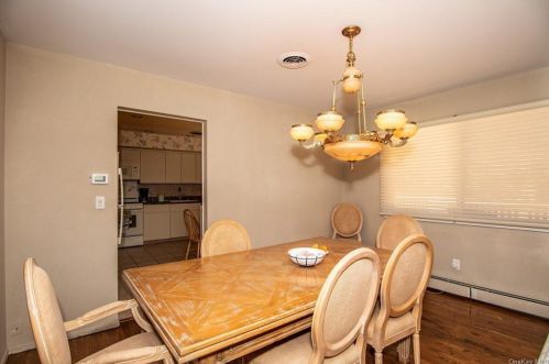 8 Terrace Rd, Airmont NY  10901-1721 exterior