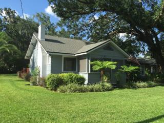 435 Hazel St, Orlando, FL 32804-4446