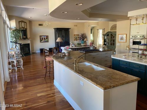 7422 Mystic Cyn Dr, Tucson AZ 85718-7805 exterior