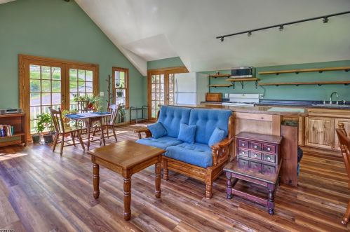 30 Fox Chase Rd, Chester NJ  07930-2915 exterior