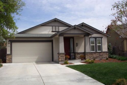 295 Koch Dr, Hollister, CA 95023-7179