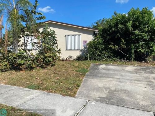 273 6th St, Dania Beach FL  33004-4147 exterior