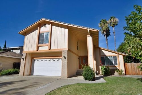 766 Tulare Dr, Vacaville, CA 95687-6241