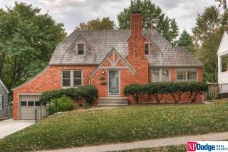 5821 Pine St, Omaha, NE 68106-2212