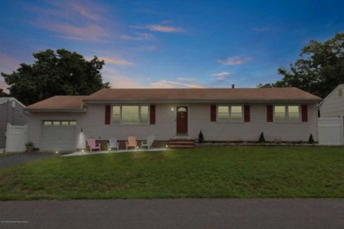396 Tennessee Dr, Bricktown, NJ 08723-6026