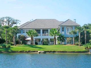 420 Indies Dr, Vero Beach, FL 32963-9504