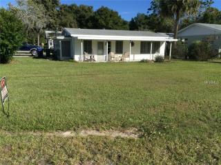 304 Rockingham Ave, Tavares, FL 32778-3054