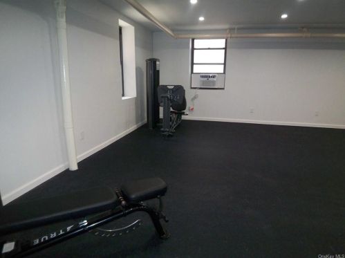 61 Grand St, Mount Vernon NY  10552-2133 exterior