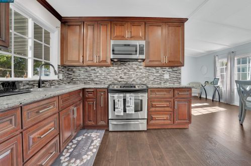 616 Bounty Dr, West Pittsburg CA  94565-2962 exterior